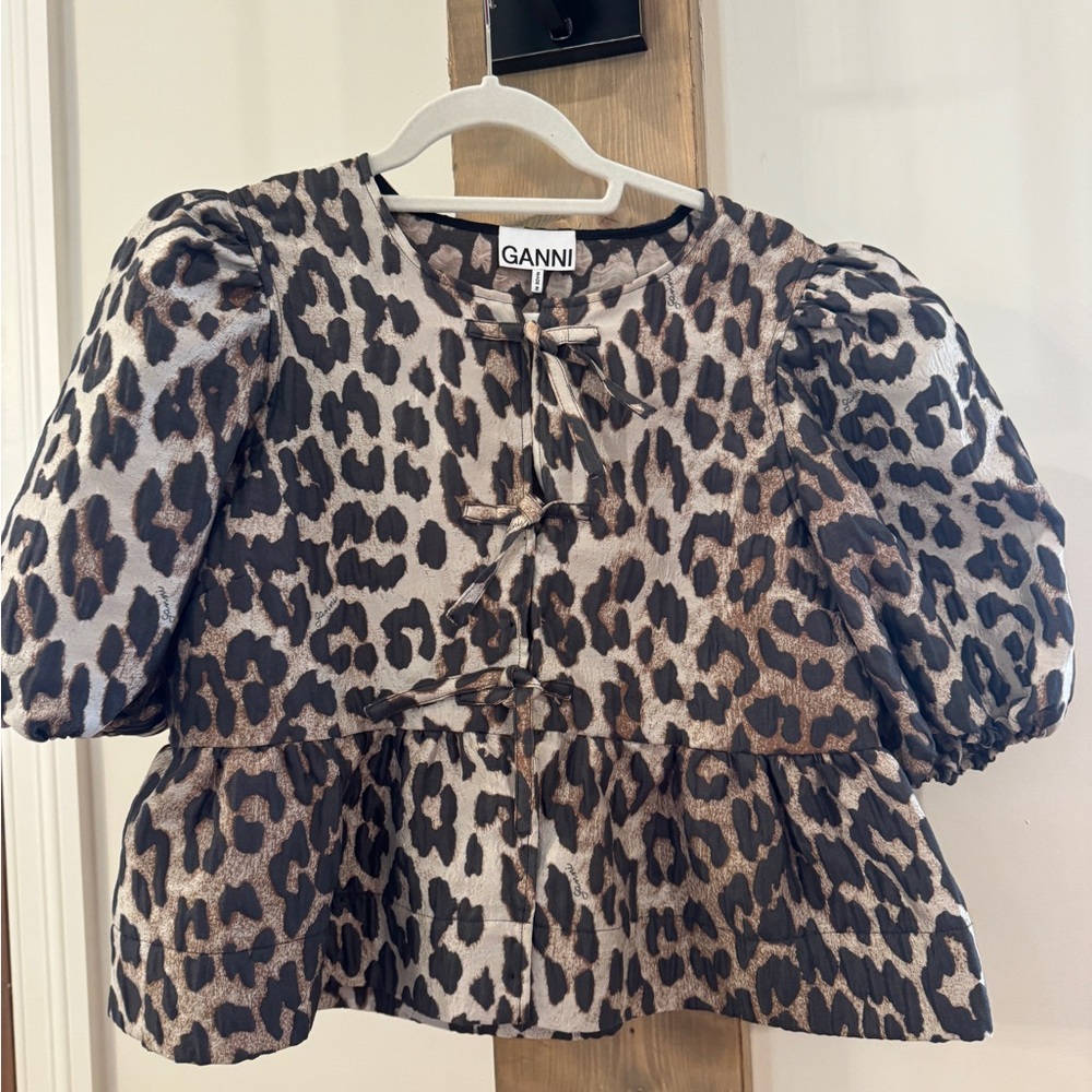 Ganni leopard top. Size 40 (6). Like new